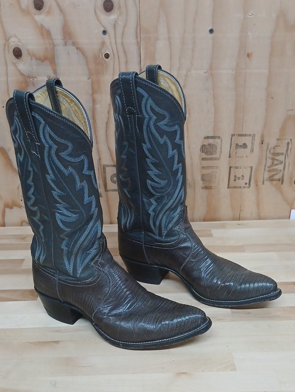 Justin Boots Gray Leather Cowboy Boots with Black Embroidered Shaft Size 9.5